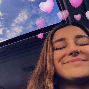 Meet your Posher, Alyssa